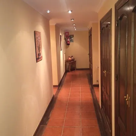 Pensión El Porton De La Huebra Vecinos