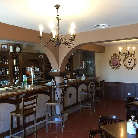 El Porton De La Huebra 2*